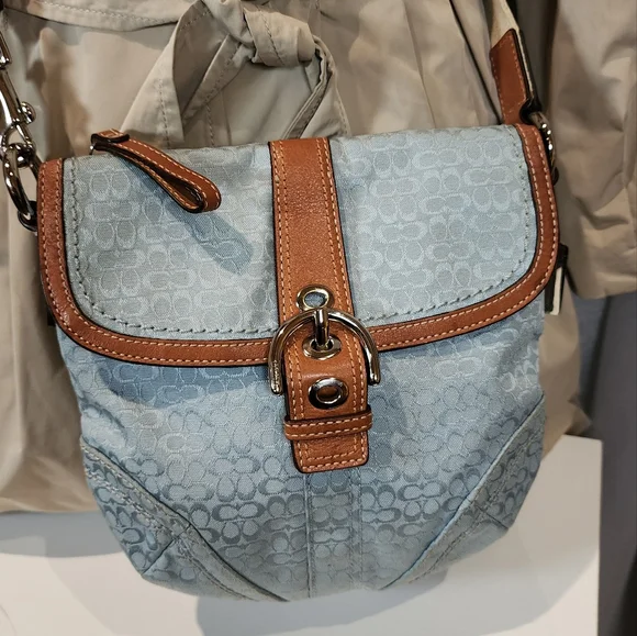 Coach Soho Mini Signature Swing-pack - Picture 2 of 15